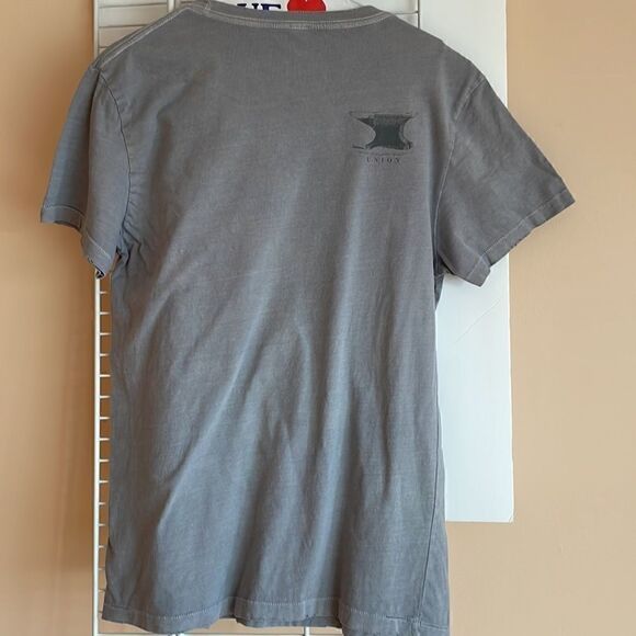 Stash t-shirt medium made in USA distressed on the color - Picture 5 of 8